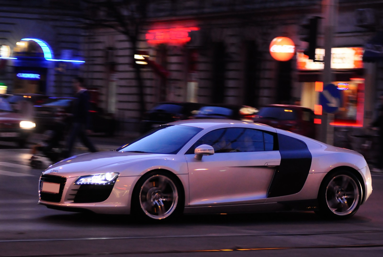 Audi R8