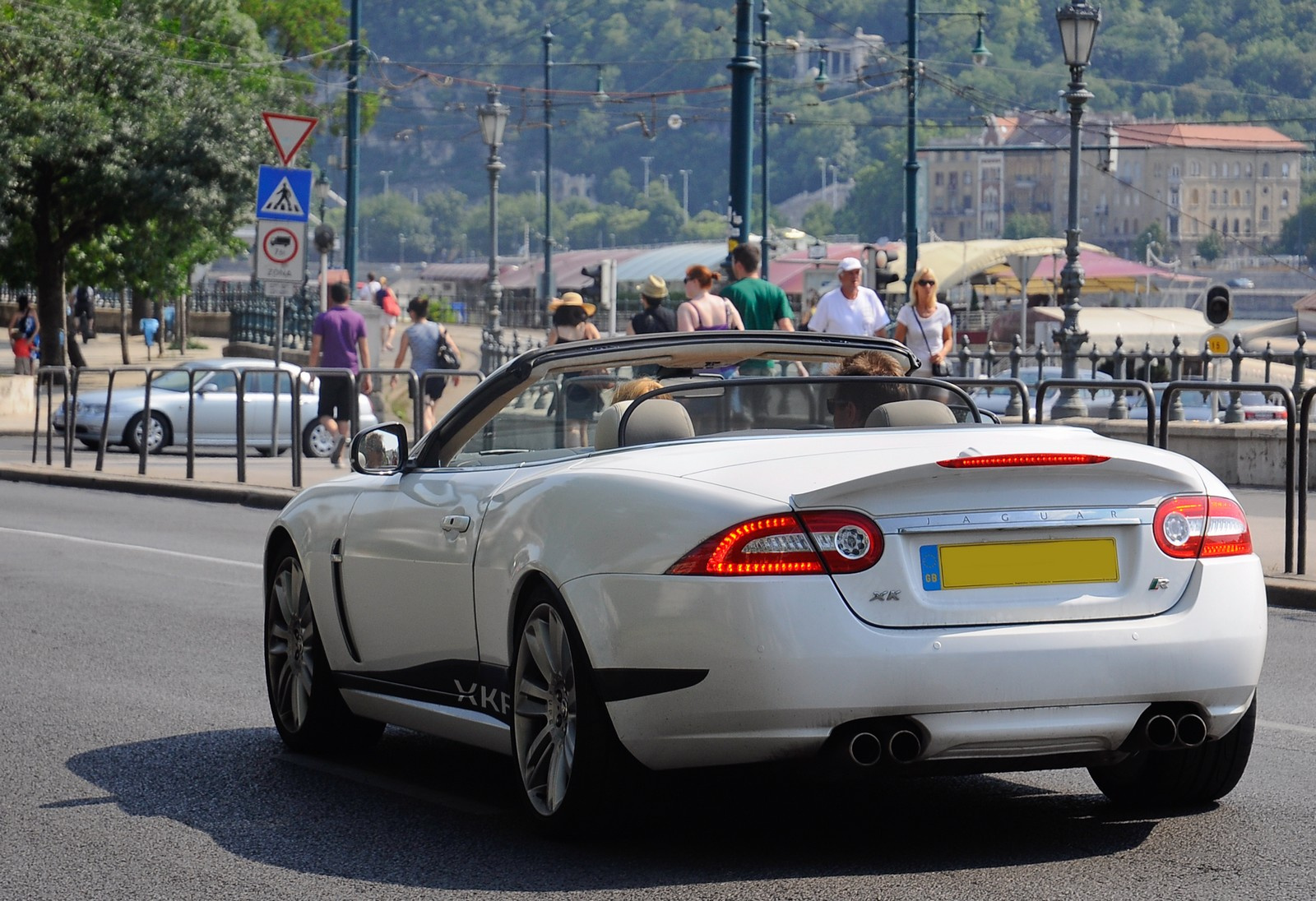 Jaguar XKR