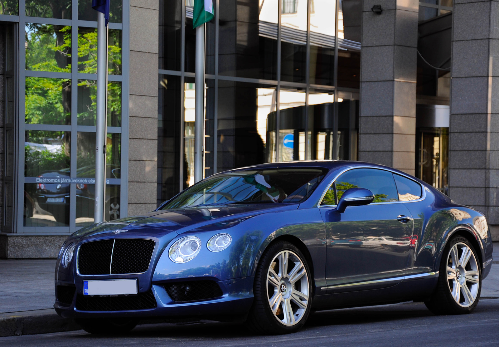 Bentley Continental GT V8