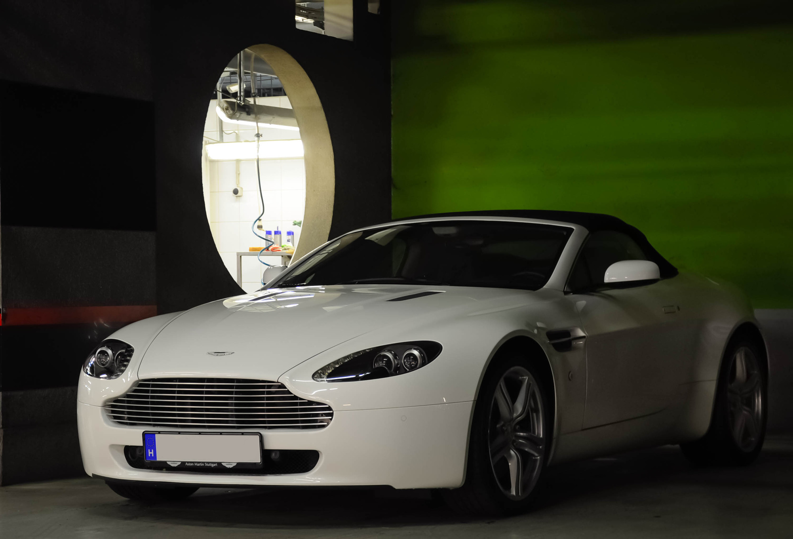 Aston Martin V8 Vantage Roadster