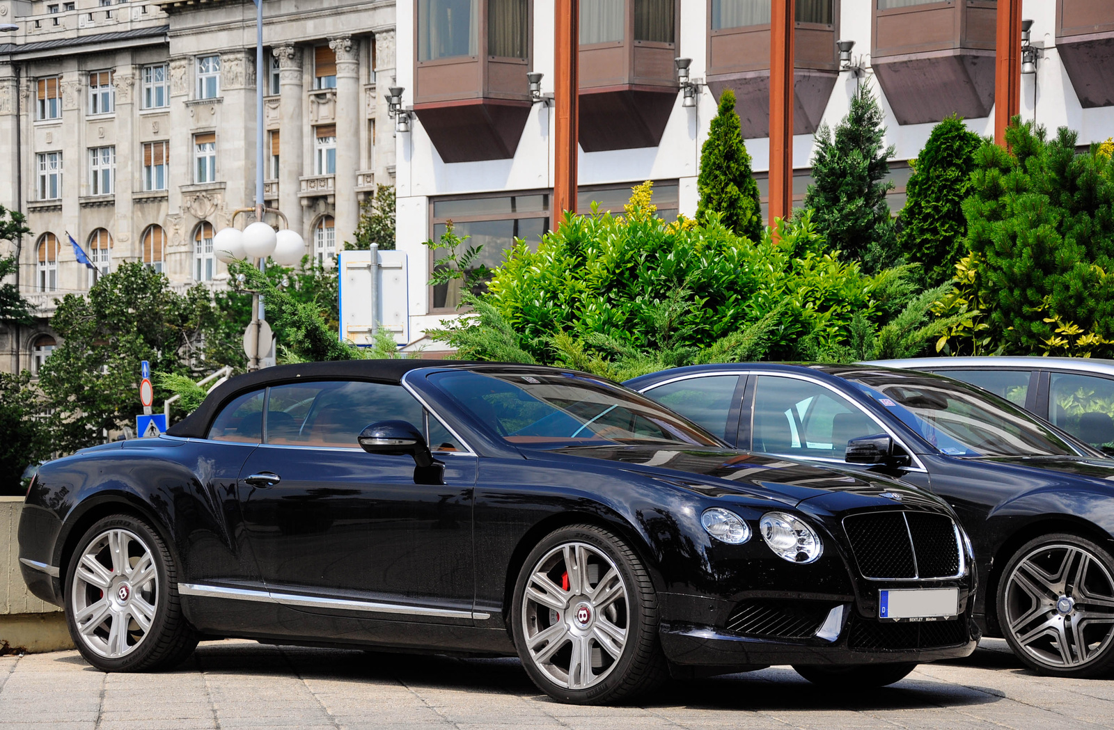 Bentley Continental GTC V8