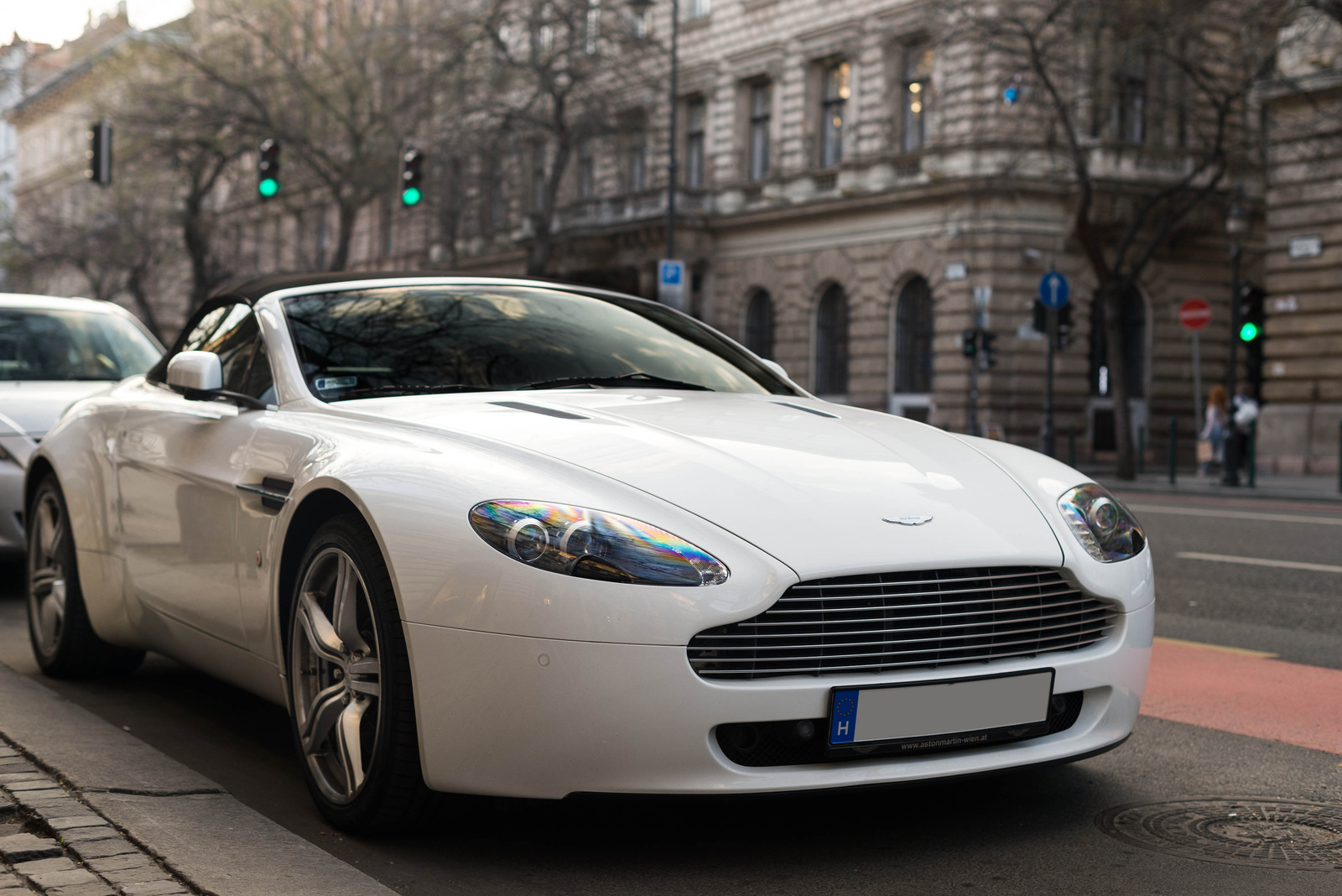 Aston Martin V8 Vantage Roadster