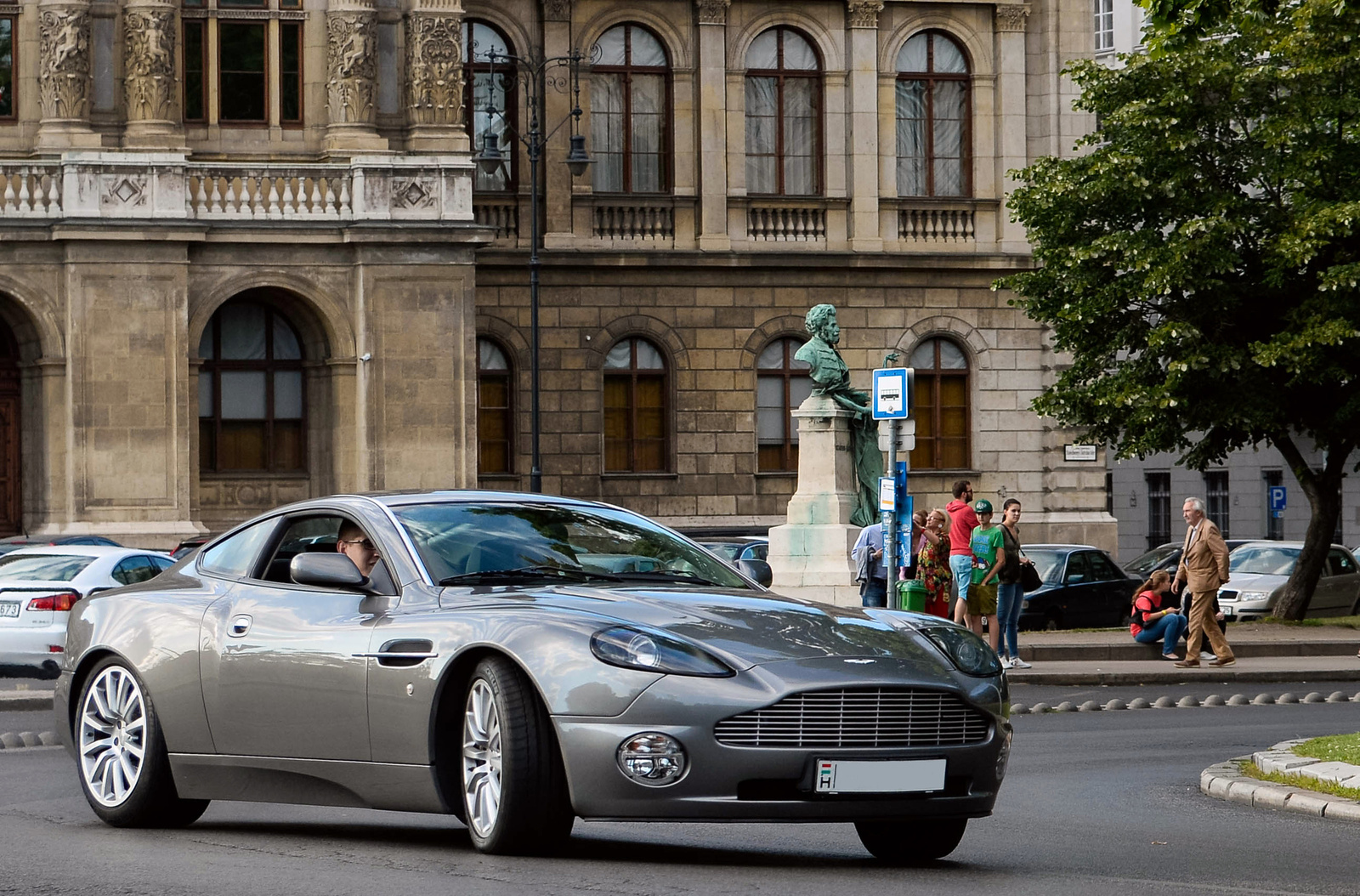 Aston Martin Vanquish