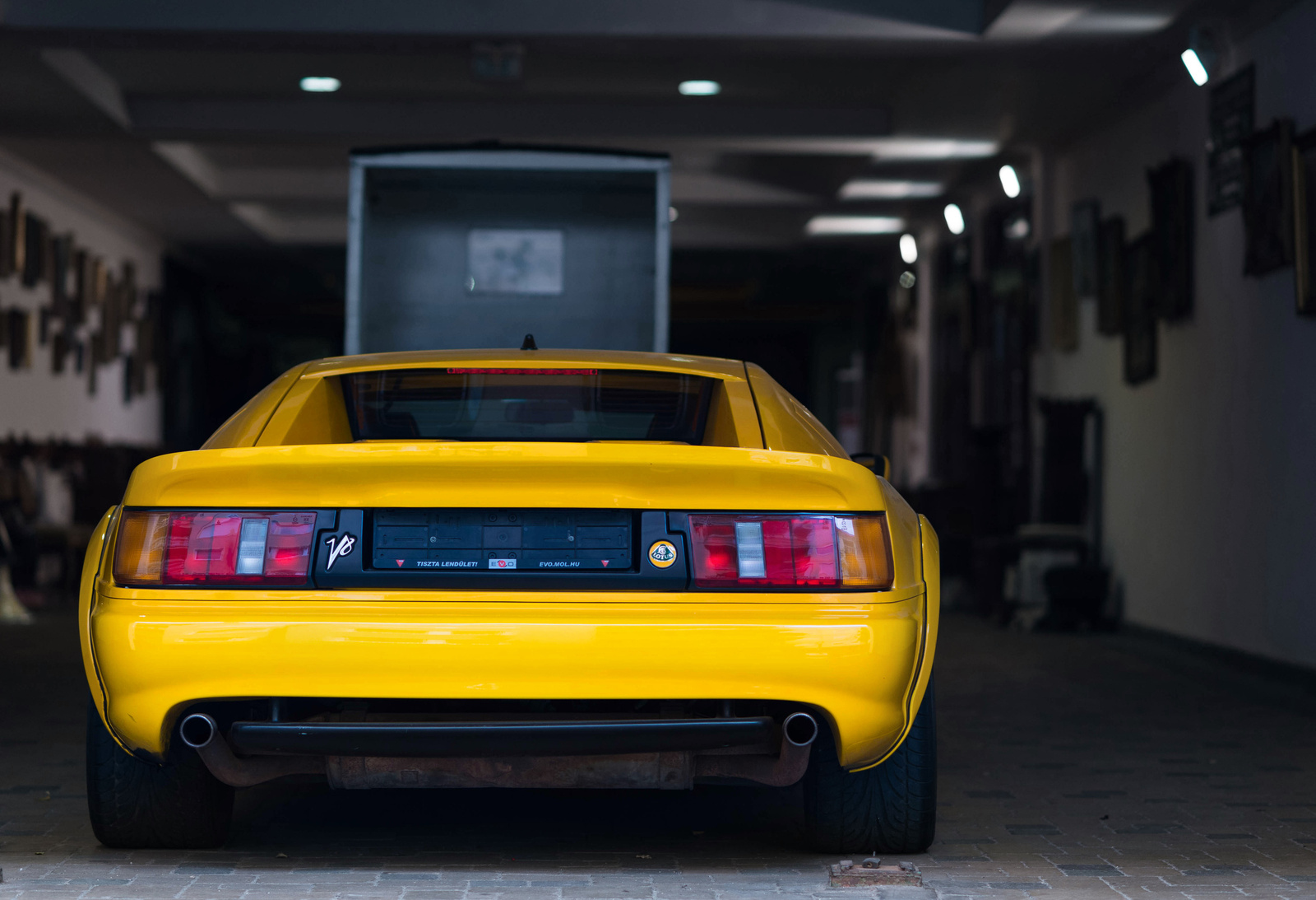 Lotus Esprit V8