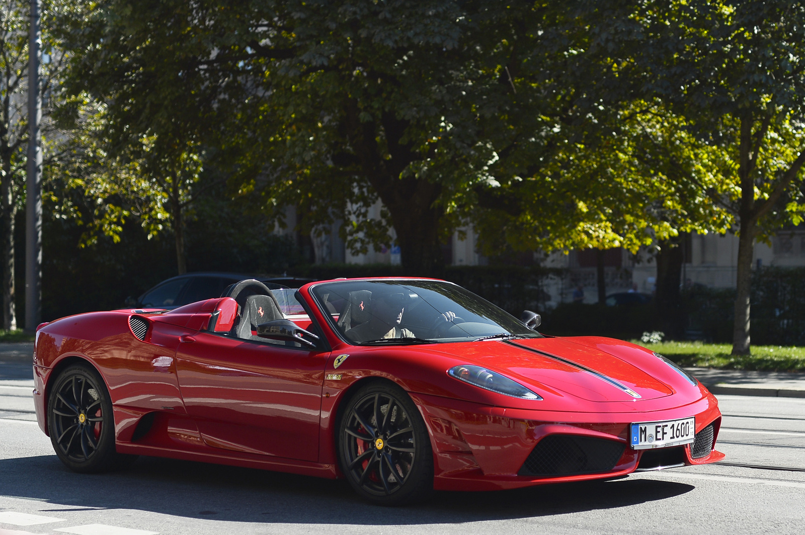 Ferrari Scuderia Spider 16M