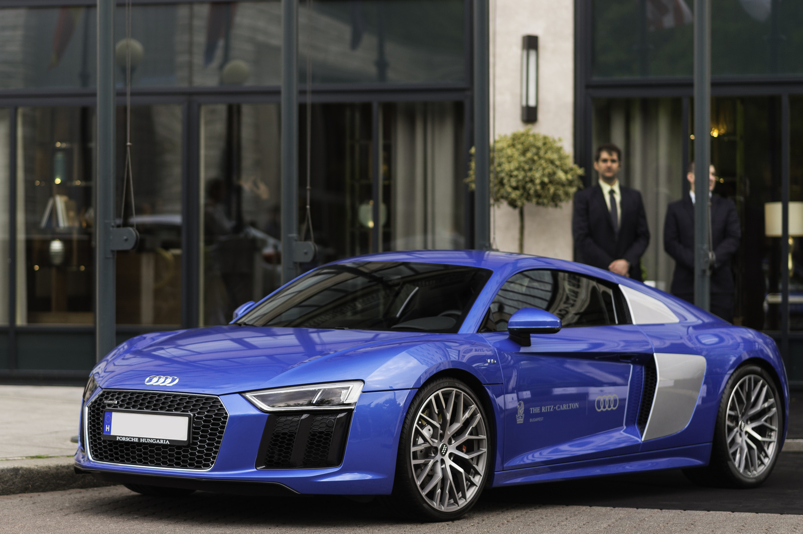 Audi R8 V10