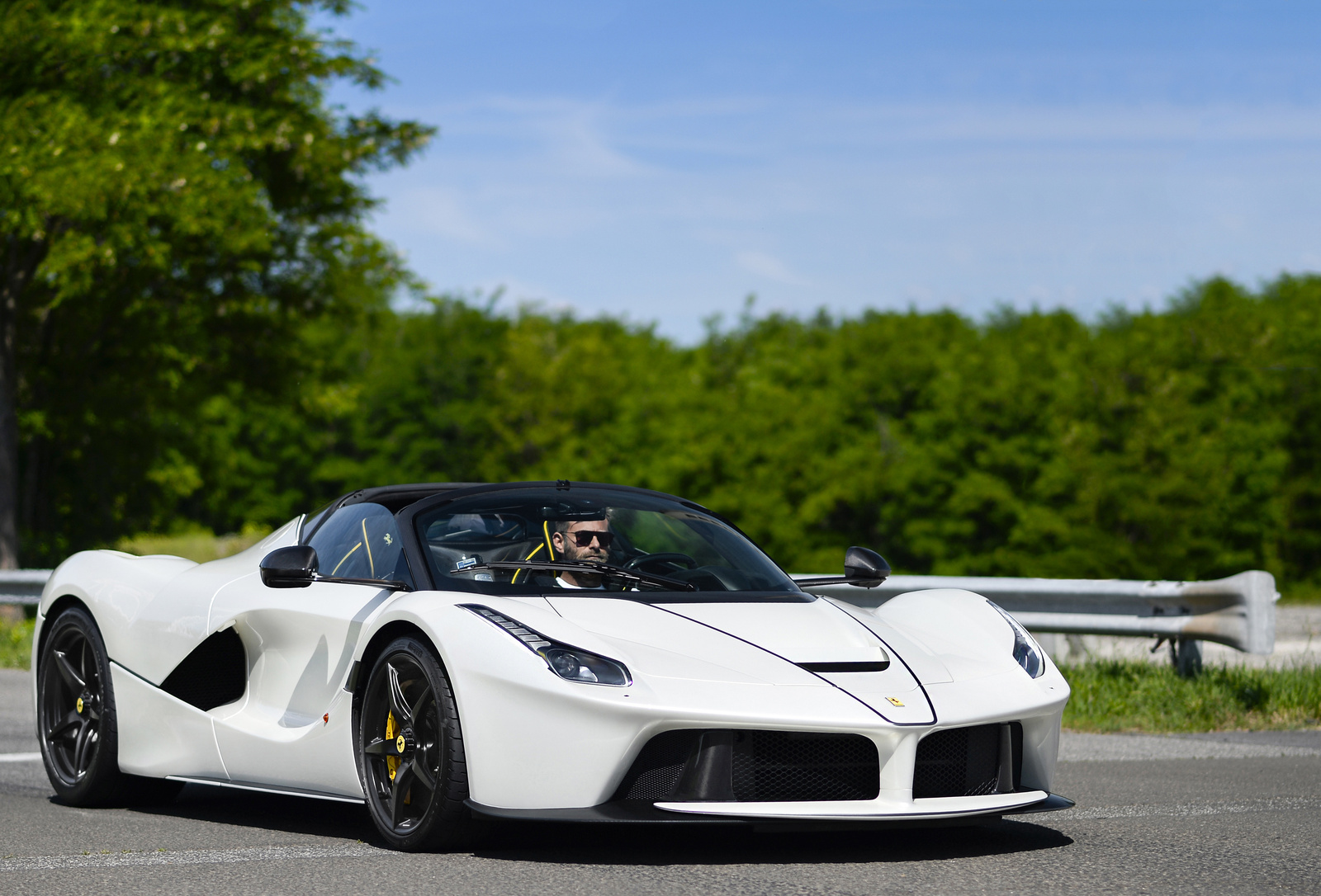 Ferrari LaFerrari Aperta