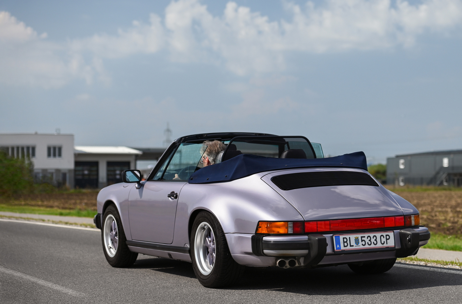 Porsche 911 Carrera Cabrio “Commemorative Edition”