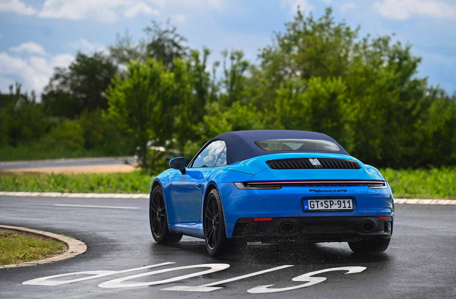 Porsche 911 Carrera 4 GTS Cabrio