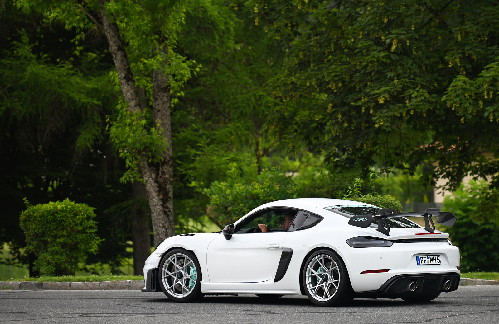 Porsche Cayman GT4 RS