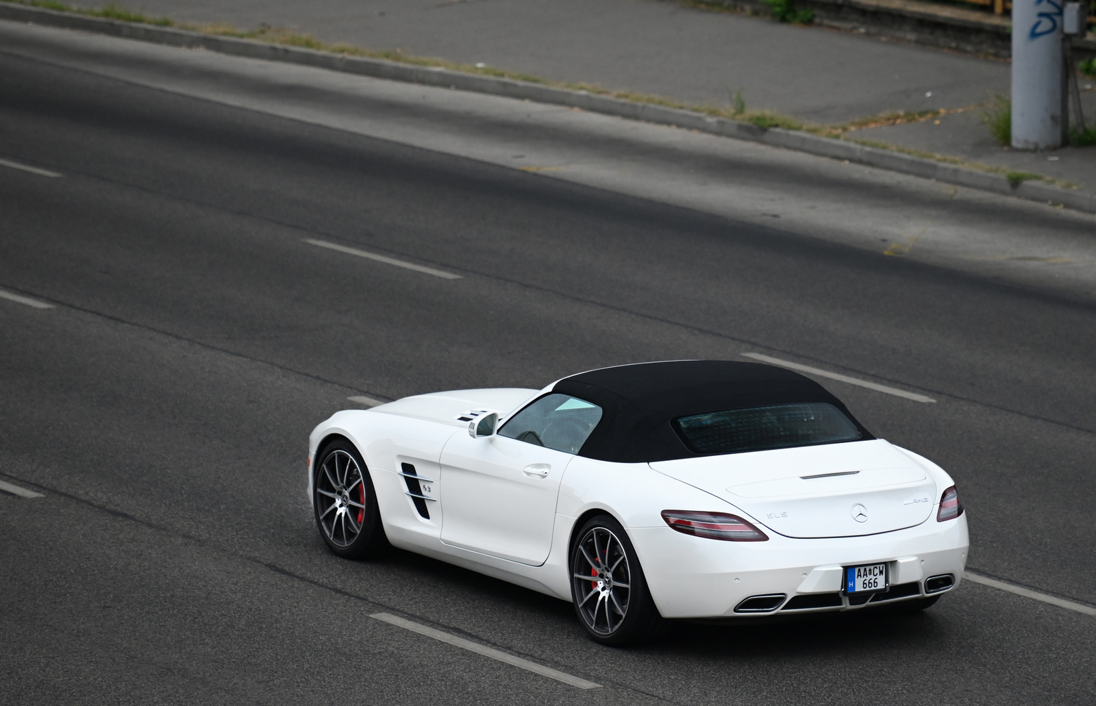 Mercedes SLS AMG Roadster