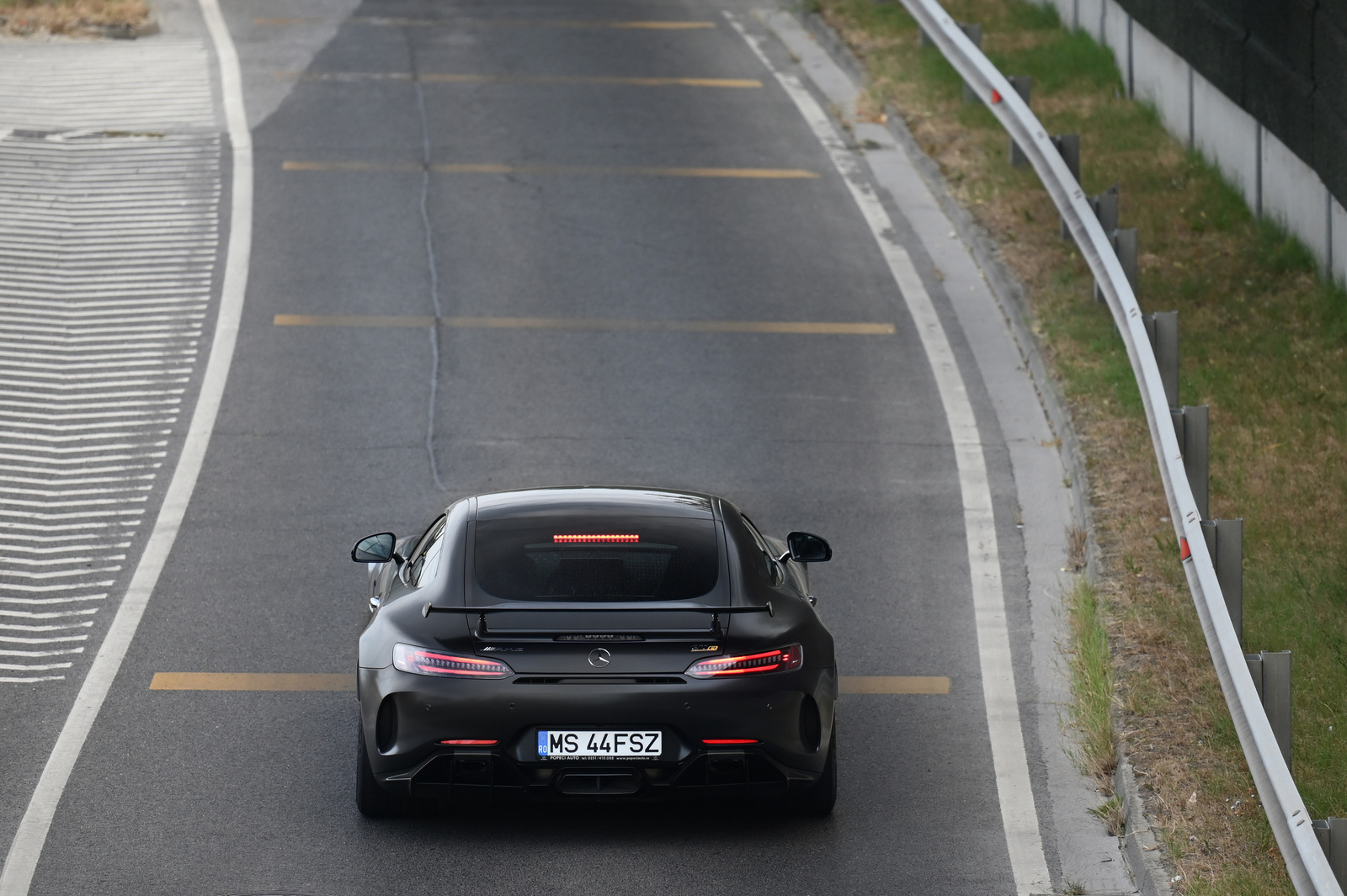 Mercedes-AMG GT-R