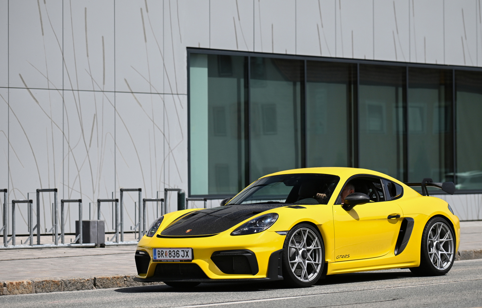 Porsche Cayman GT4 RS