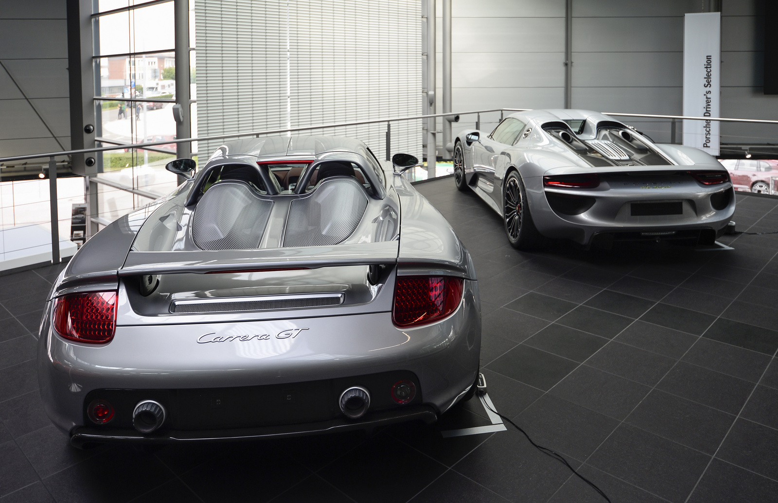 Porsche Carrera GT - Porsche 918 Spyder