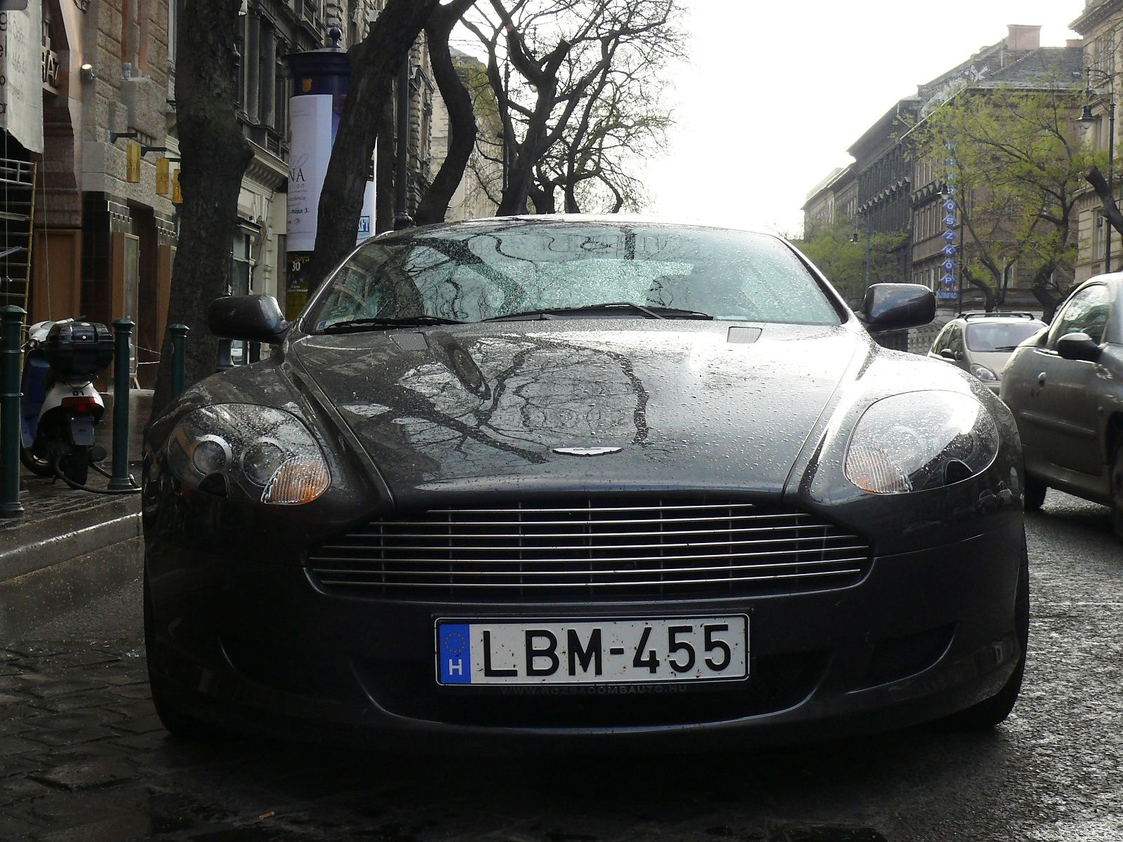 Aston Martin DB9