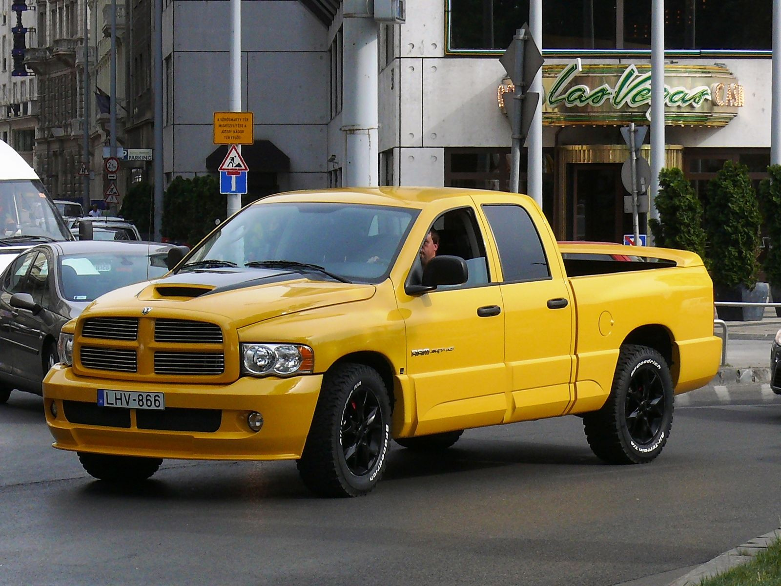 Dodge RAM SRT-10 Yellow Fever Edition