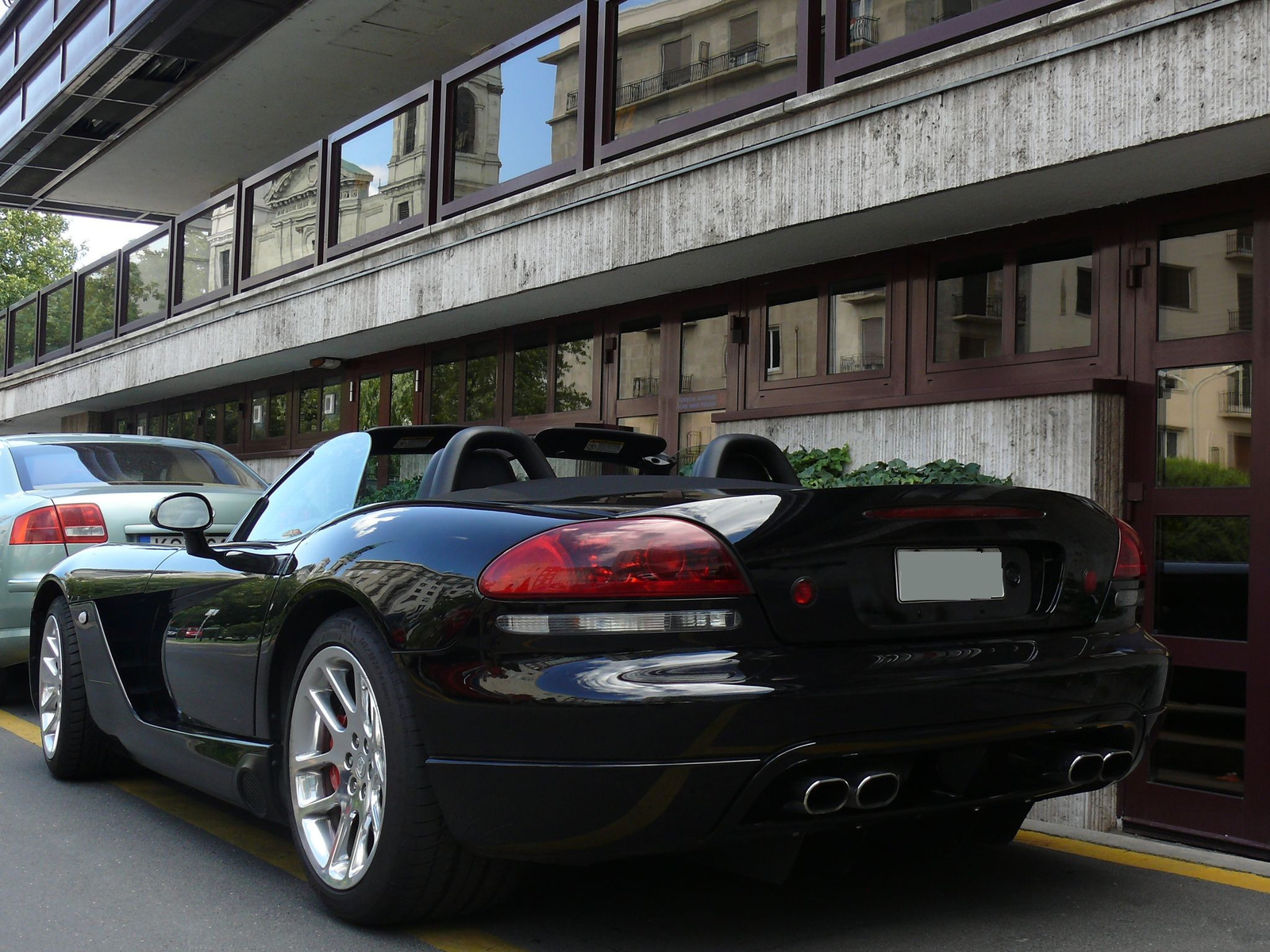 Dodge Viper SRT-10