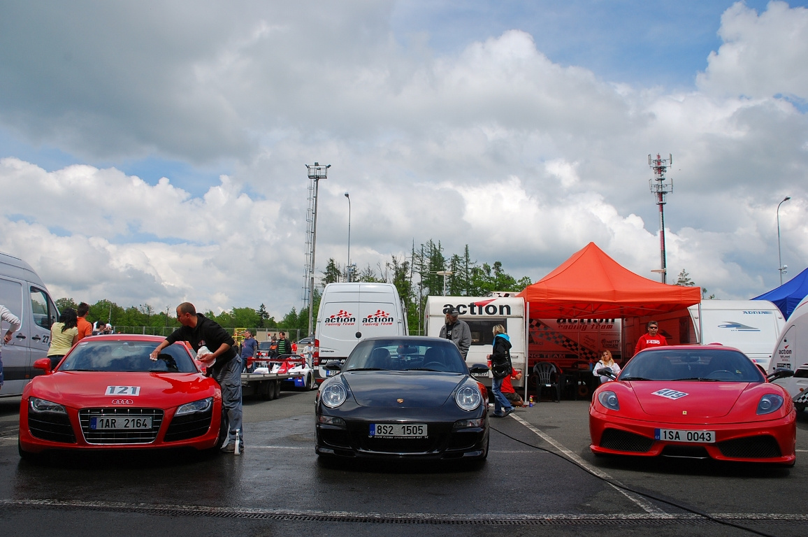 Audi R8 V10 - Porsche 911 Carera S - Ferrari 430 Scuderia