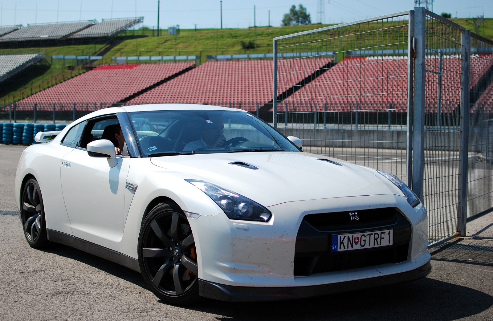 Nissan GT-R