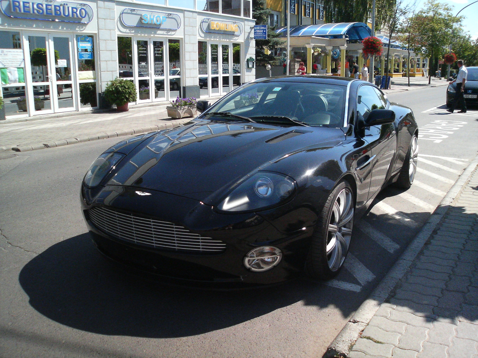 Aston Martin Vanquish