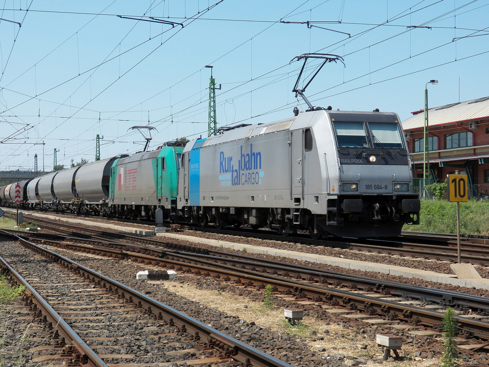 LTE és Rurtalbahn traxx tandem