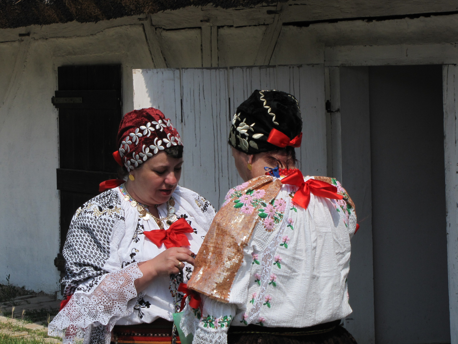 Szentendre - Skanzen, Pünkösdi sokadalom, SzG3