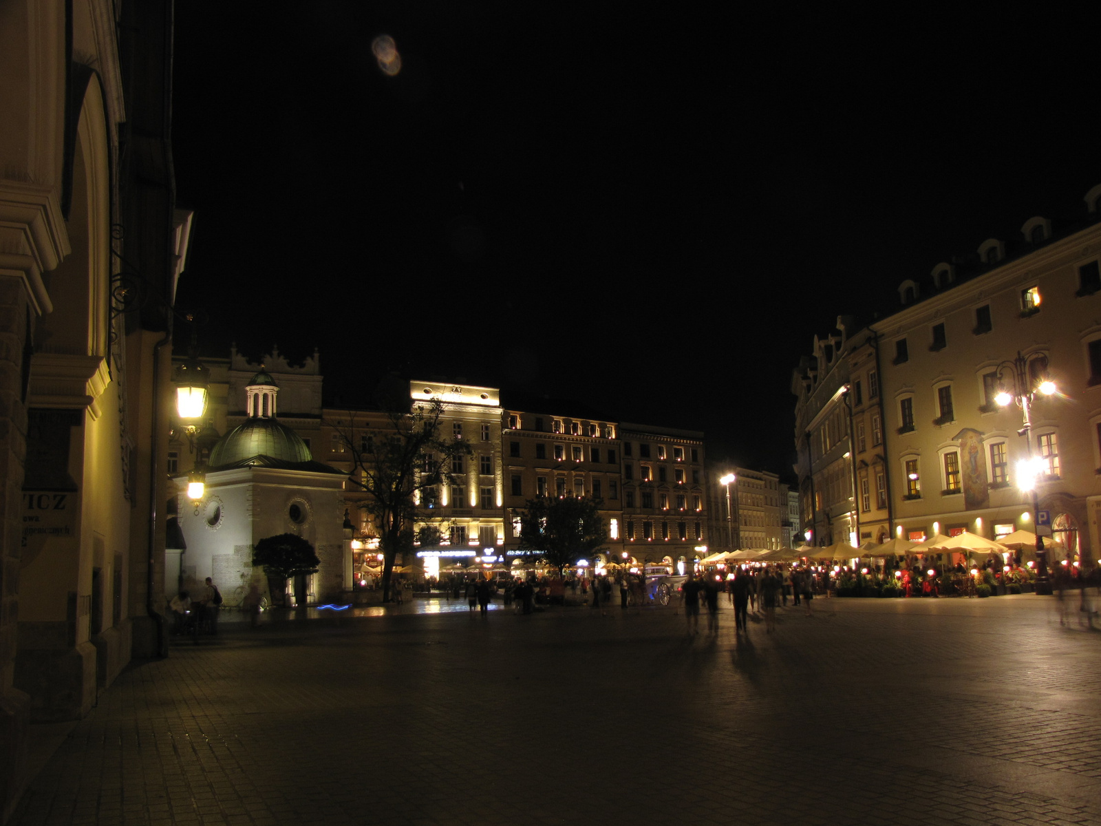 Krakkó, a Rynek (Főtér), SzG3