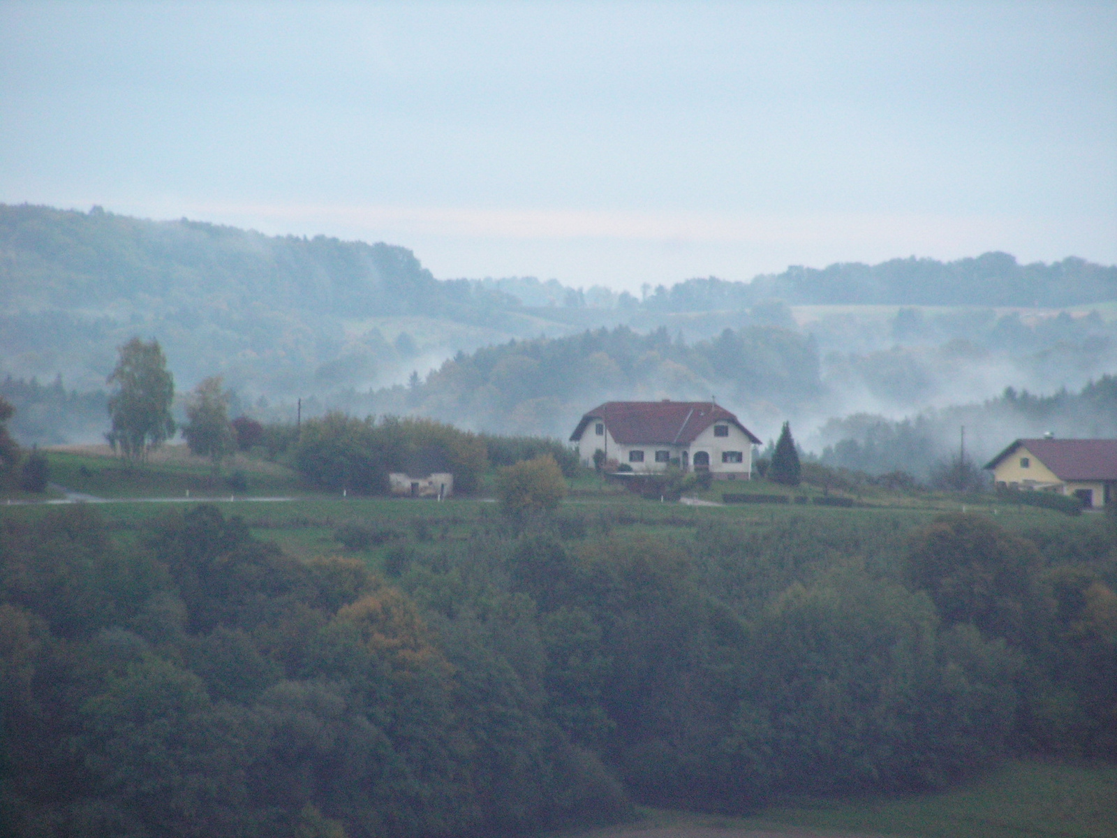 Ausztria, Mühlgraben, kilátás a kastély dombról, SzG3