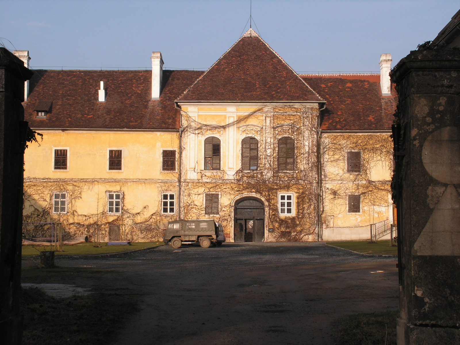 Kohfidisch (Gyepűfüzes), Erdődy kastély, SzG3
