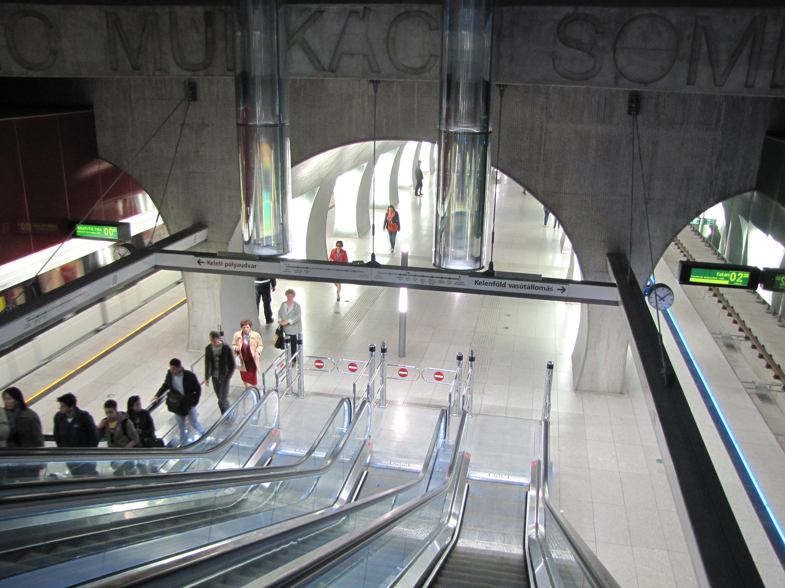 Budapest, a 4-es metró Rákóczi téri megállója, SzG3