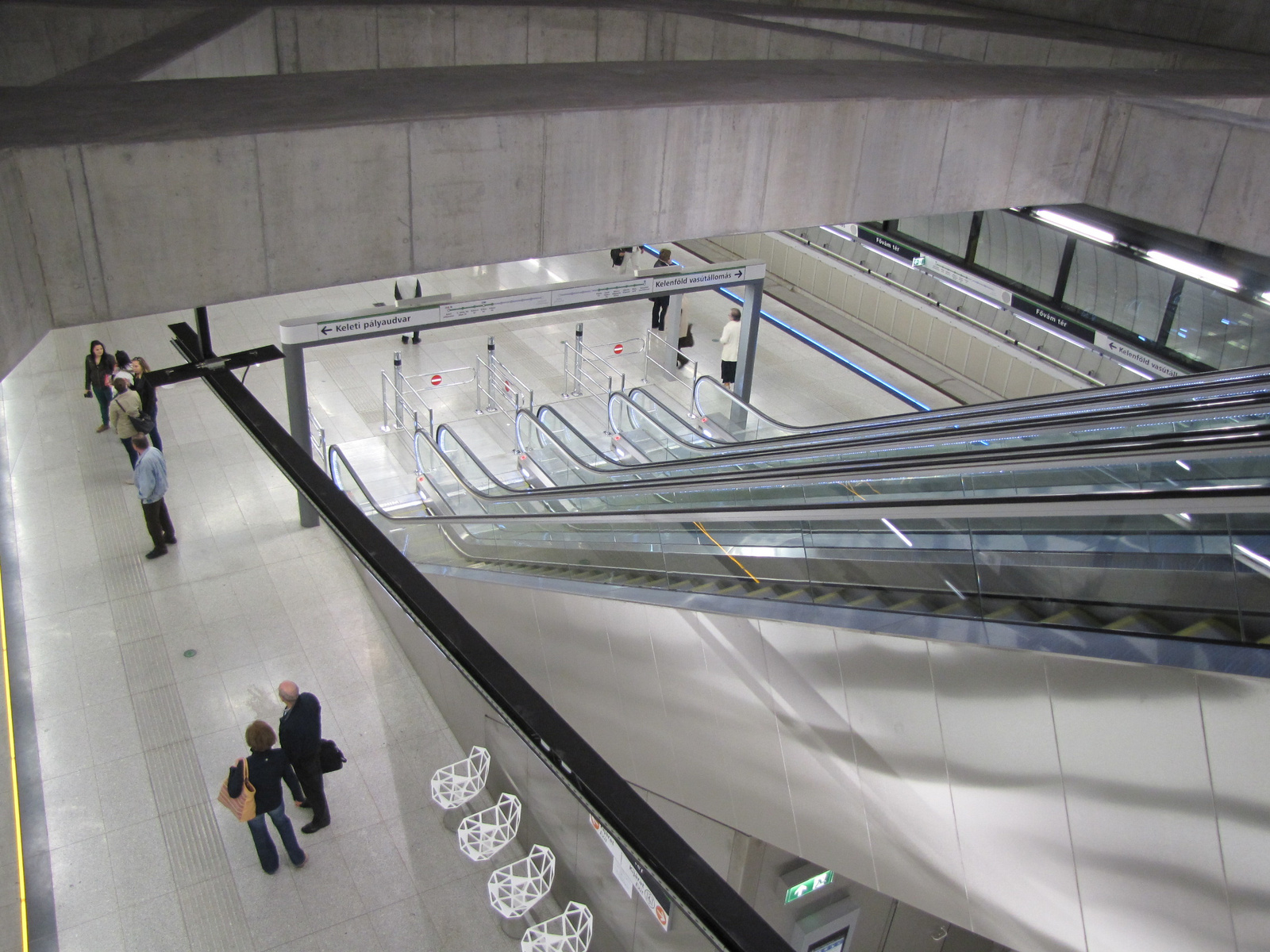 Budapest, a 4-es metró Fővámtér-i megállója, SzG3
