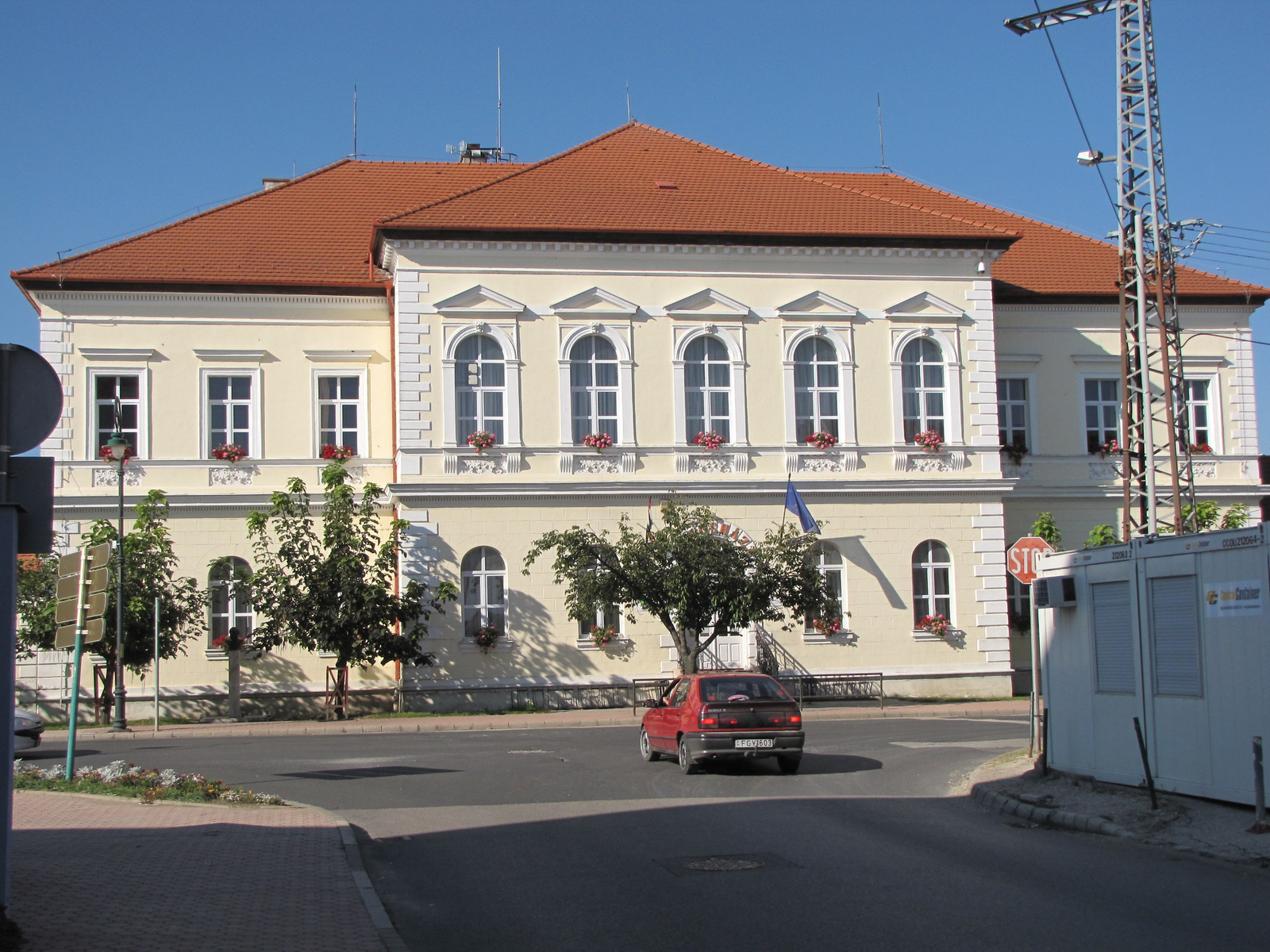 Kisbér, a Polgármestrei Hivatal (volt Tiszti kaszinó), SzG3