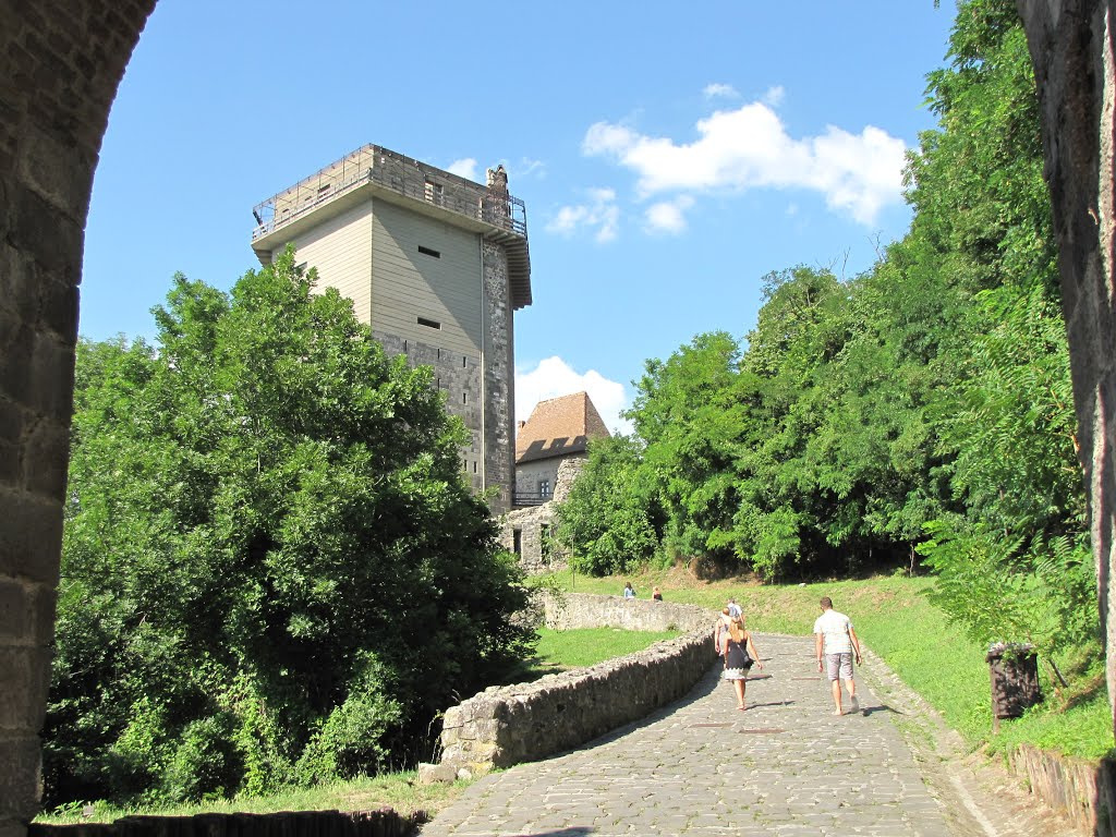 Visegrád, a Salamon torony és az alsó vár, SzG3