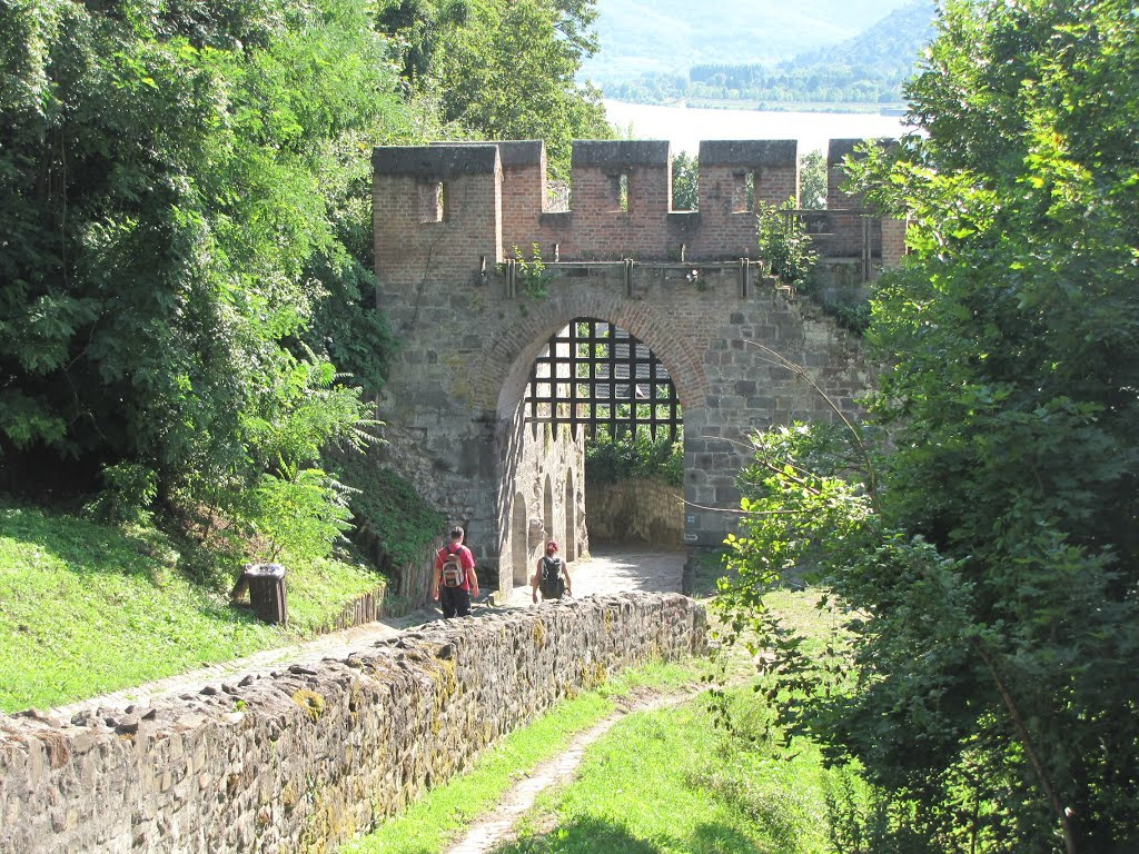 Visegrád, a Salamon torony és az alsó vár, SzG3