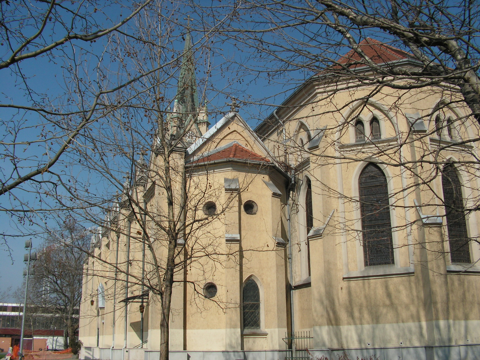 Budapest, az Egek Királynéja templom, SzG3