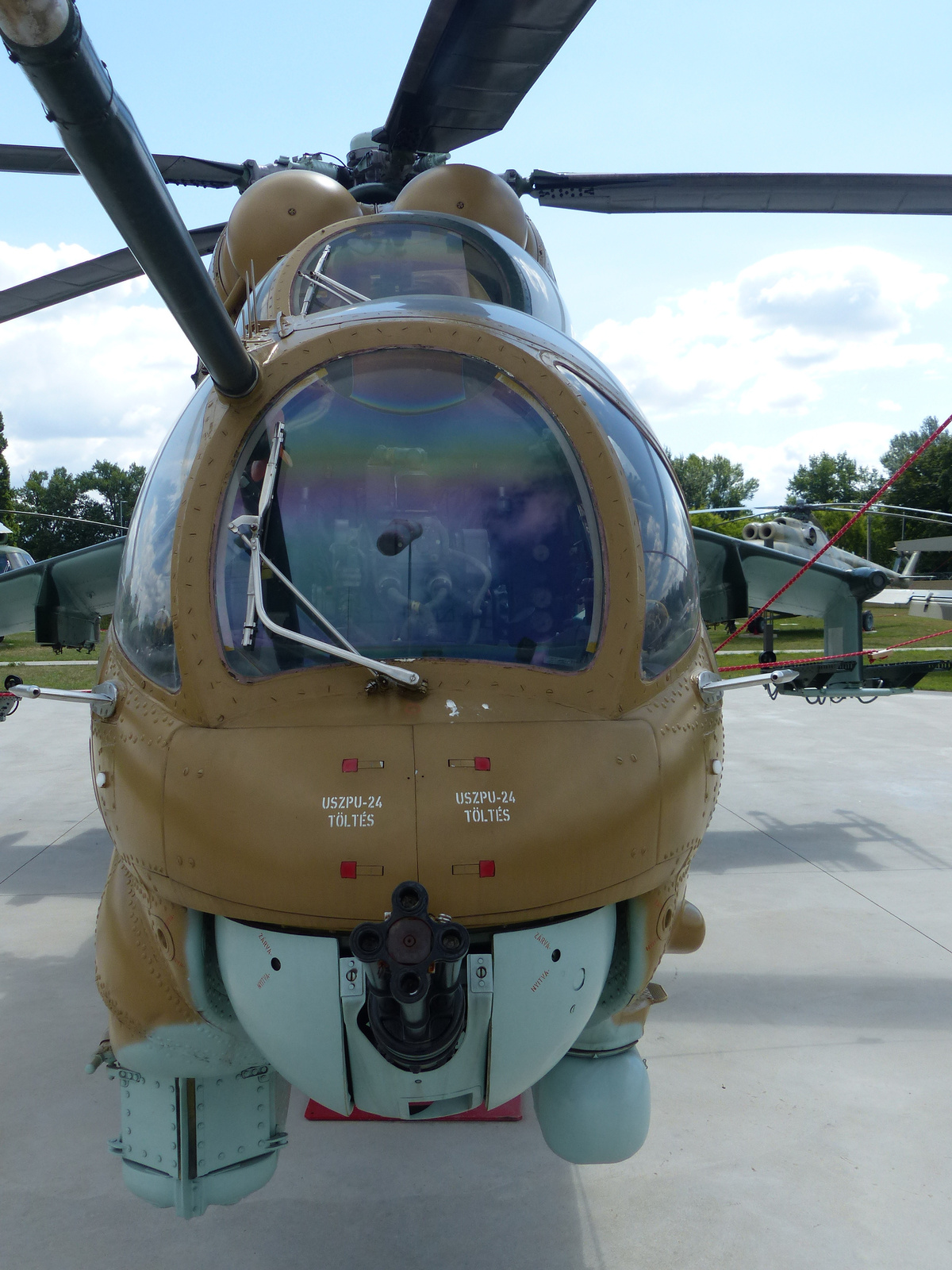 Szolnok, Rep Tár, MIL MI-24D (Hind), SzG3