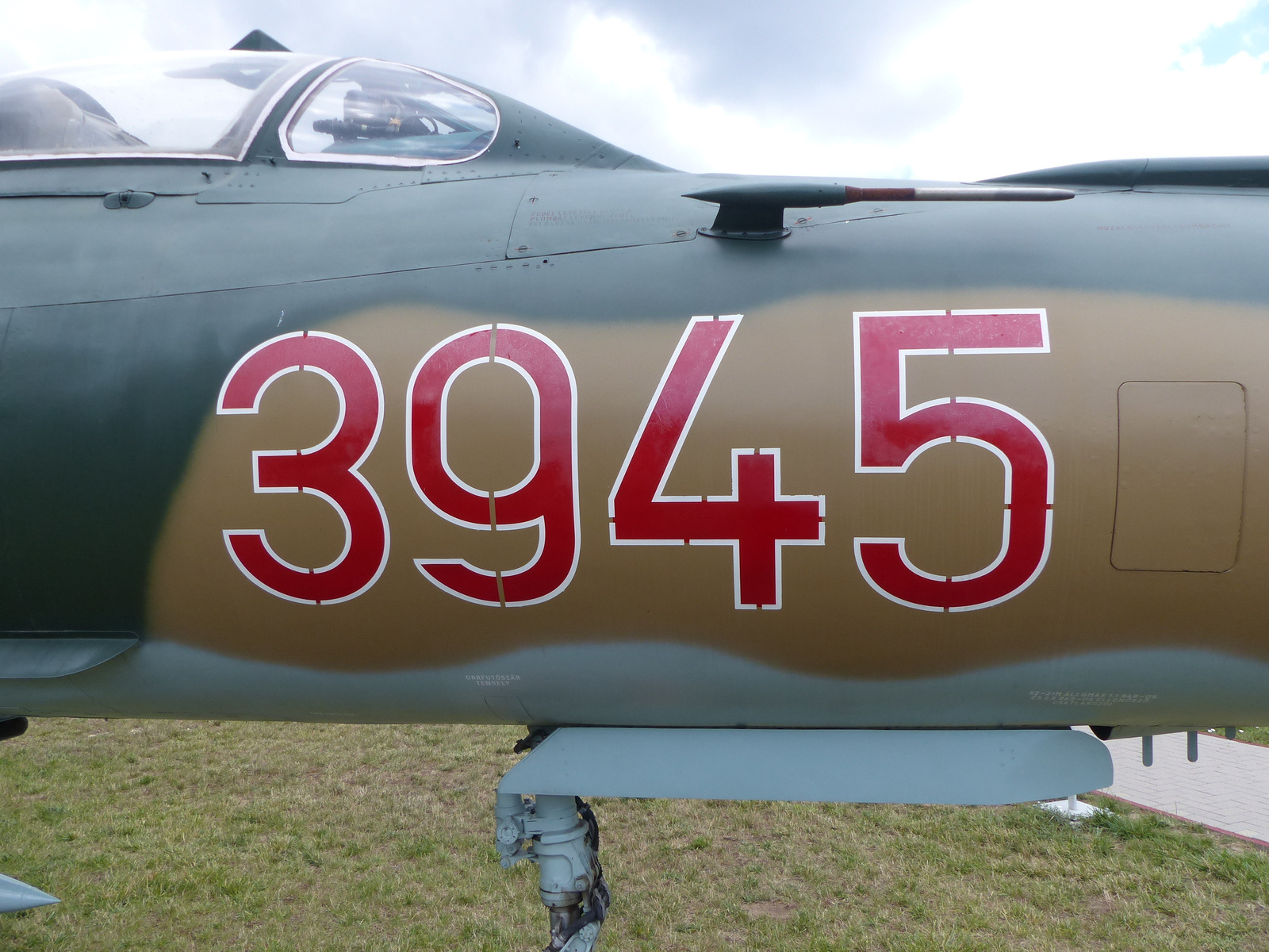 Szolnok, Rep Tár, MIG-21BISZ 75 A (Fishbed-I.), SzG3