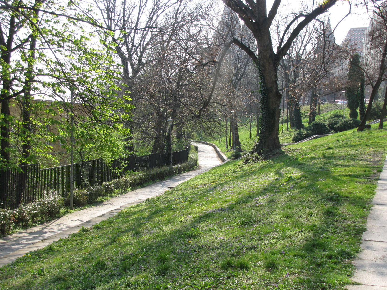 Budapest, a Budai vár, az Európa liget, SzG3