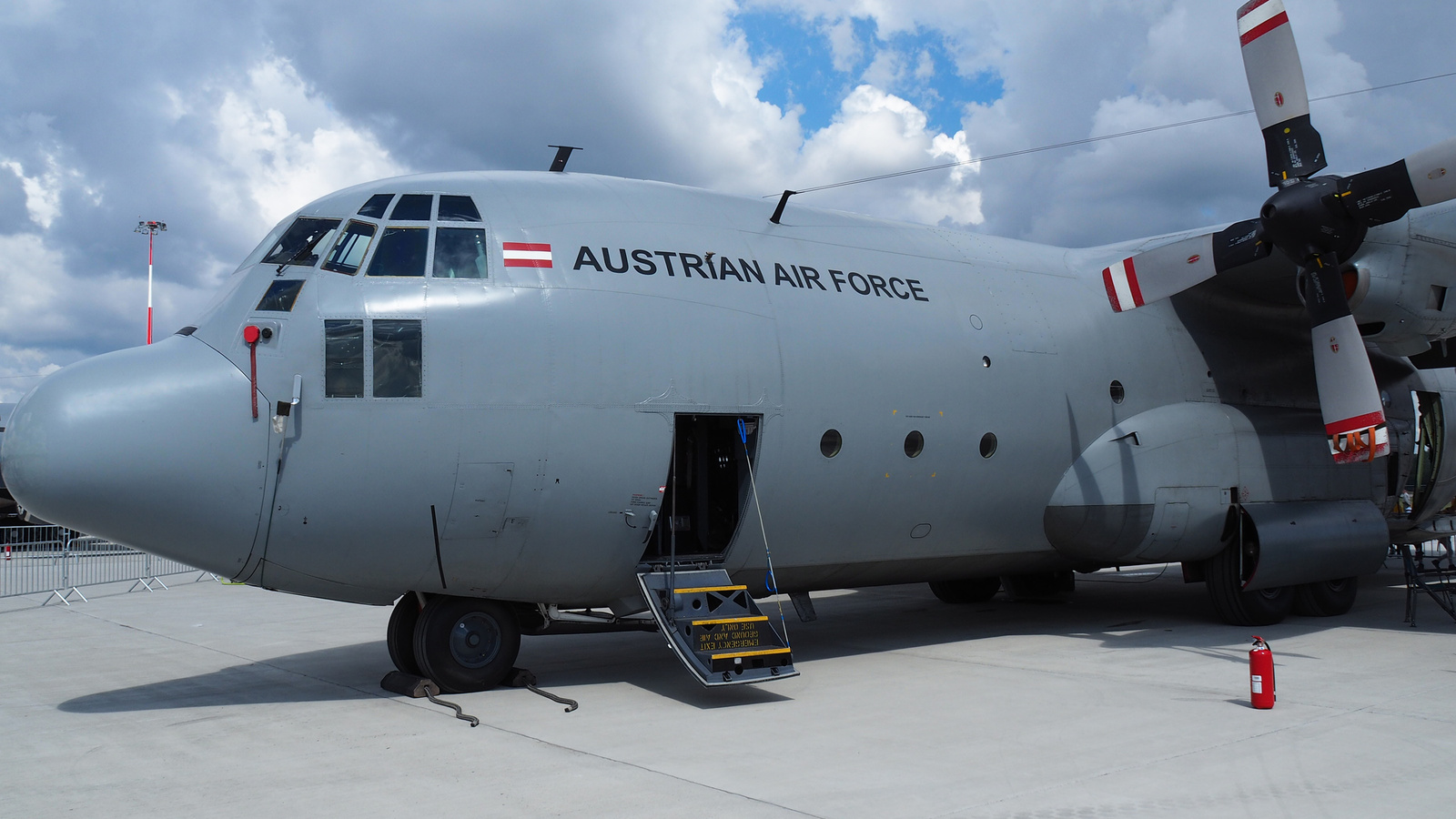 Austrian Air Force C-130, SzG3