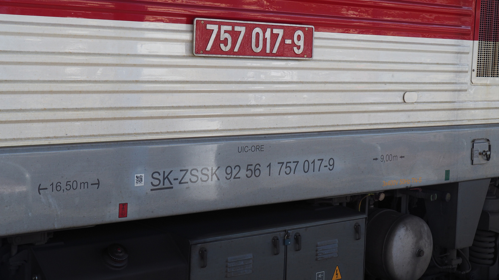 SK-ZSSK 92 56 1 757 017-9, SzG3