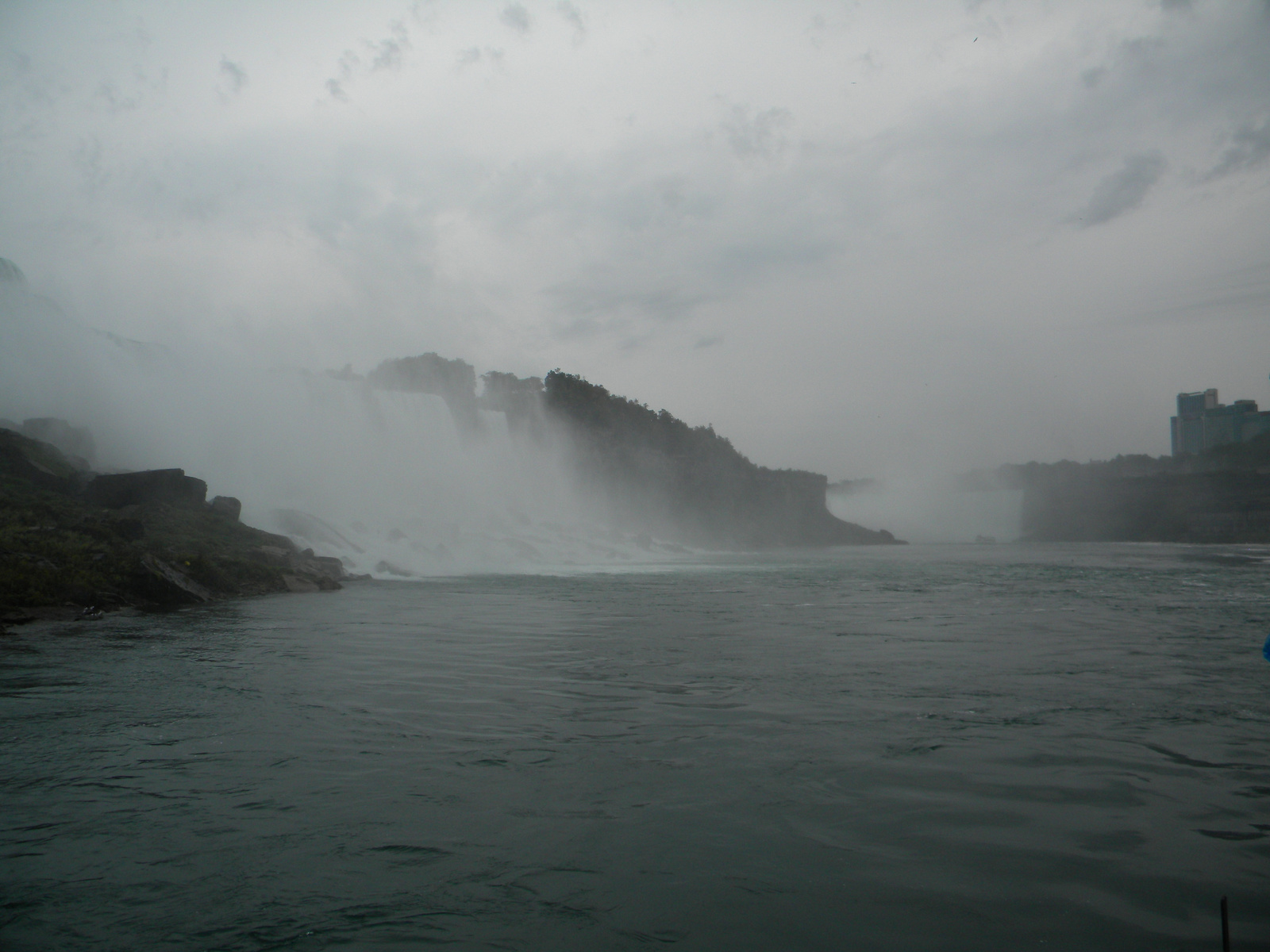 Niagara-27-Maid of the mist