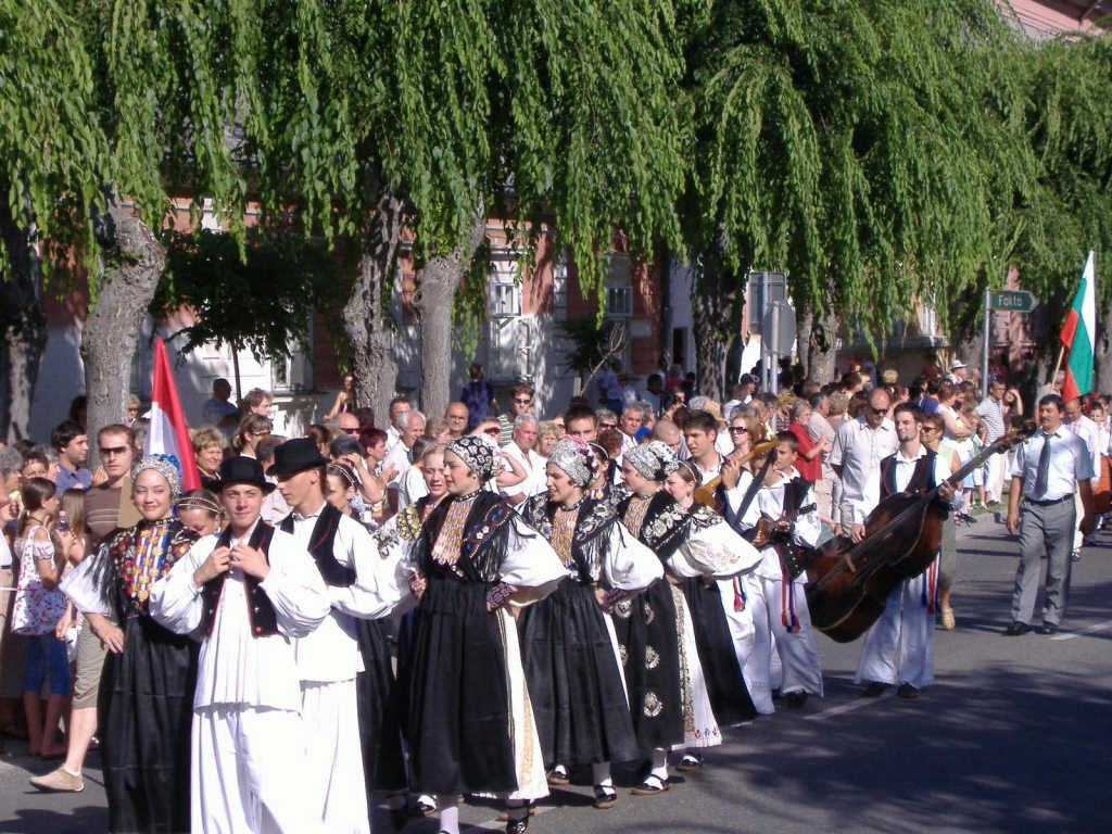 Folkórfesztivál menettánc 29