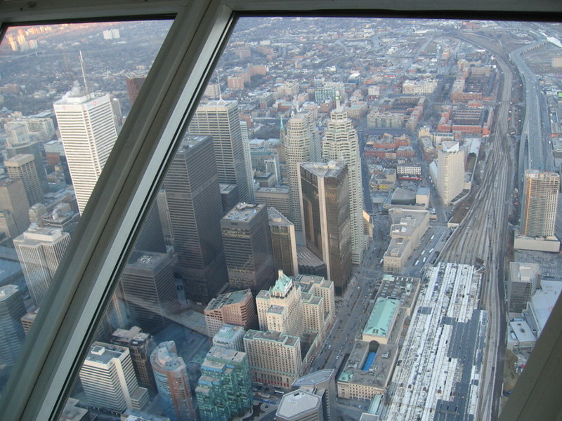 28 Topest accessible point at CN tower -Skypod