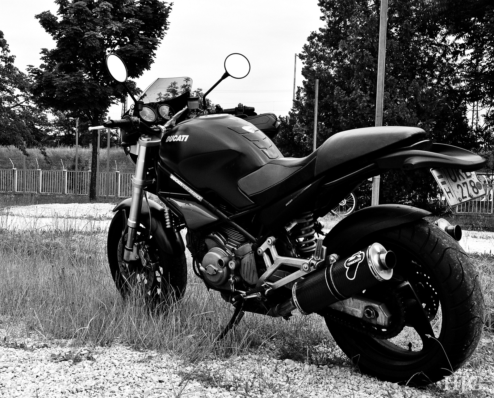 Ducati Monster 1000 Dark i.e.
