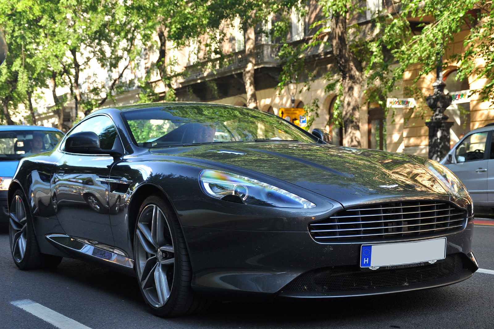 Aston Martin Virage