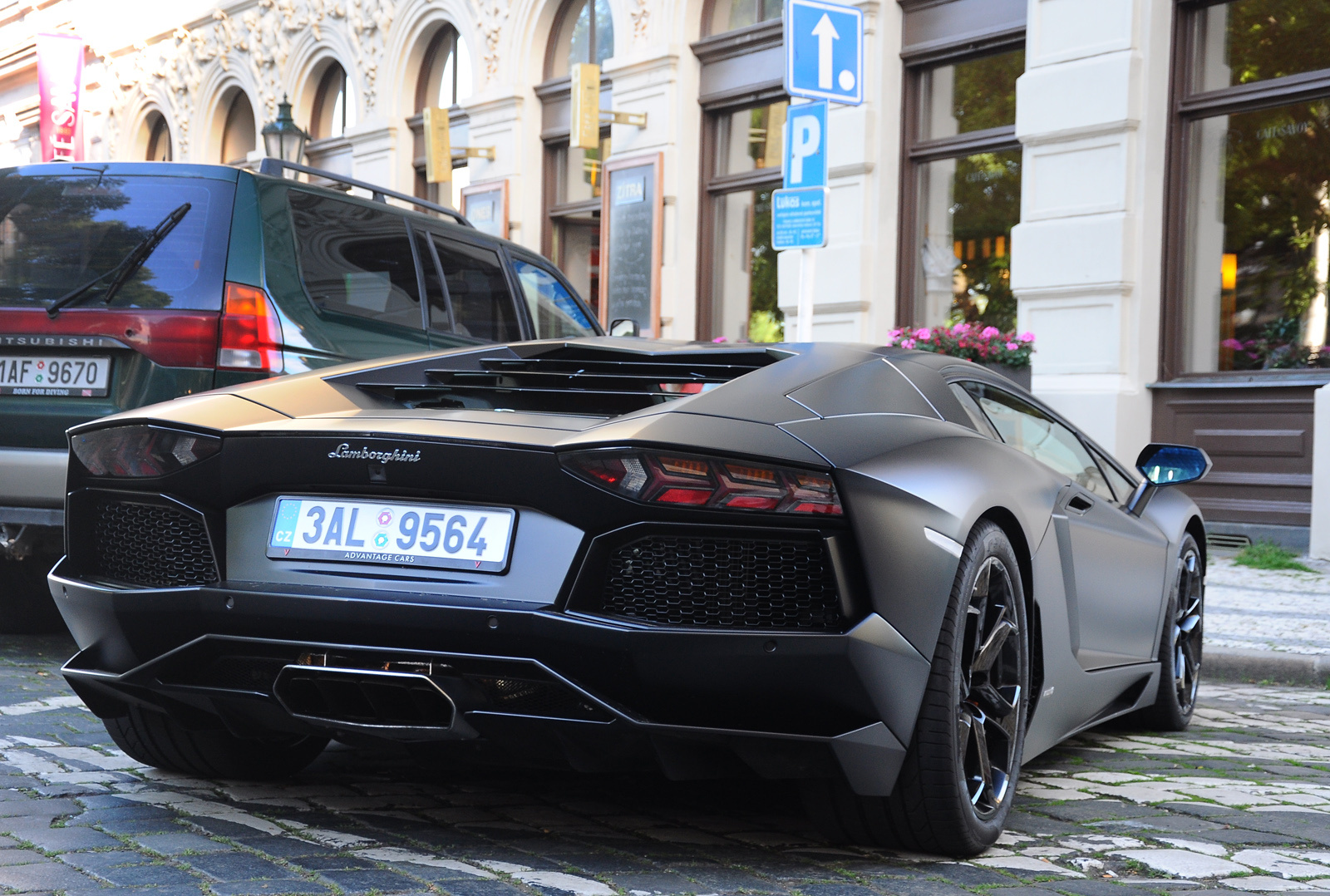 Lamborghini Aventador LP700-4