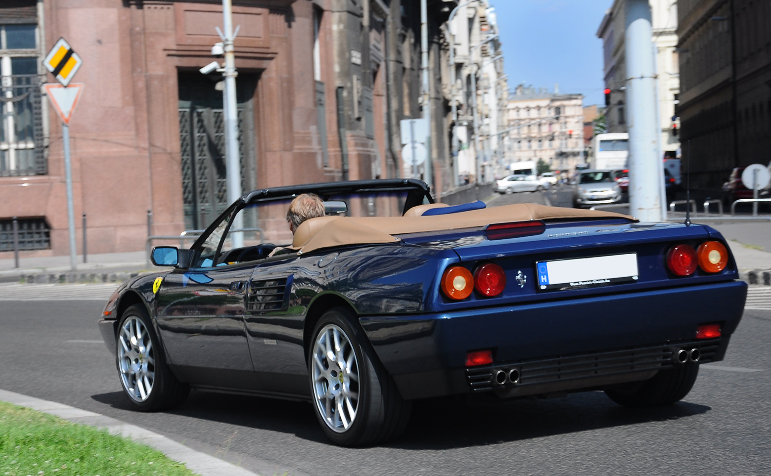 Ferrari Mondial T Cabriolet