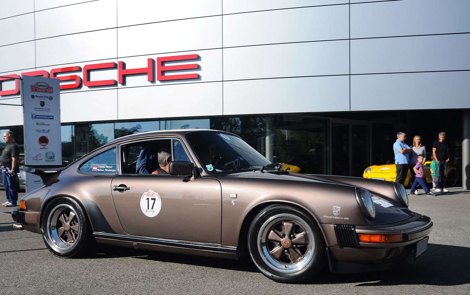 Porsche 911 "SCR"