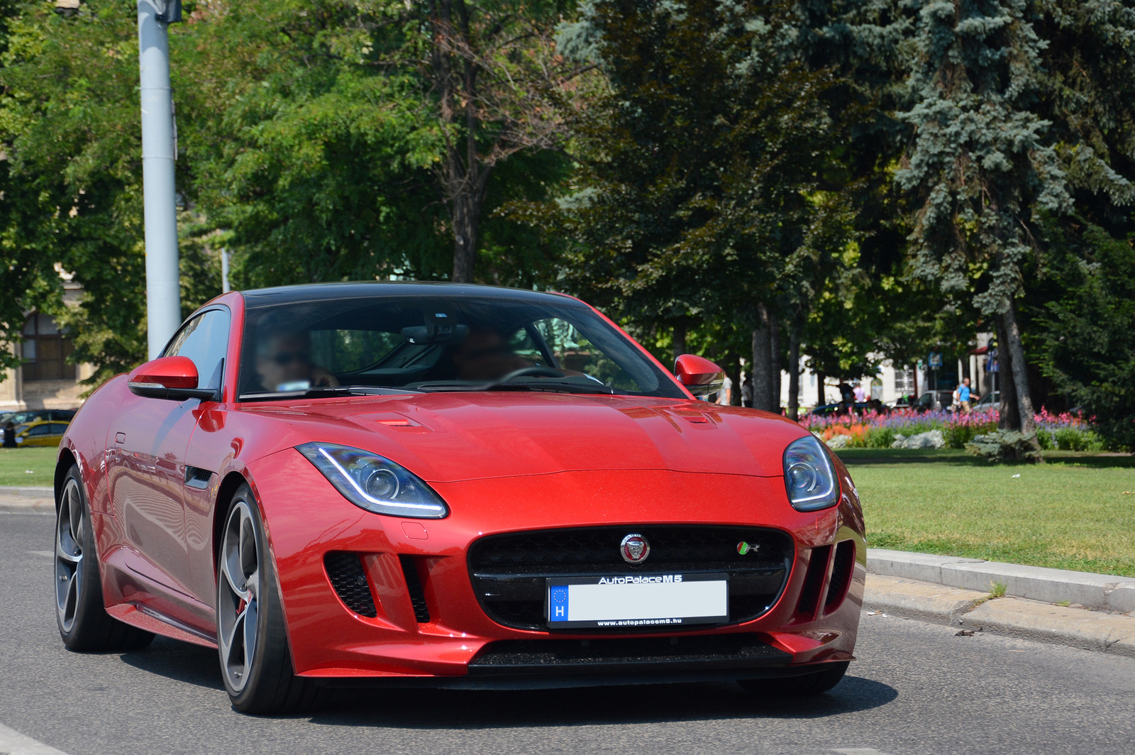 Jaguar F-Type R