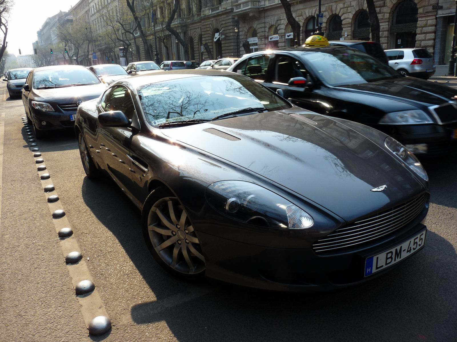 Aston Martin DB9